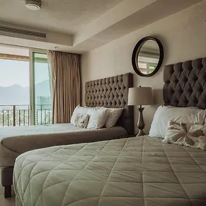 Apartment Grand Venetian Beachfront, Puerto Vallarta
